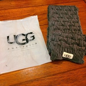 UGG AUSTRAILIA Scarf